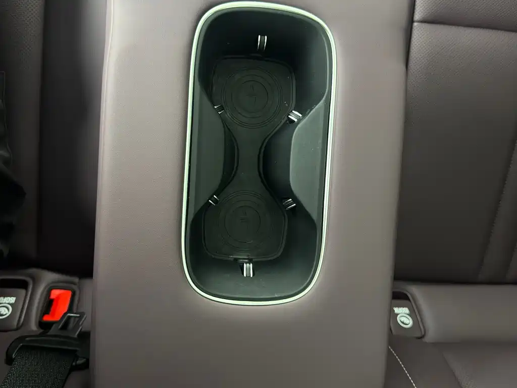 Xiaomi SU7 — миниатюра 27