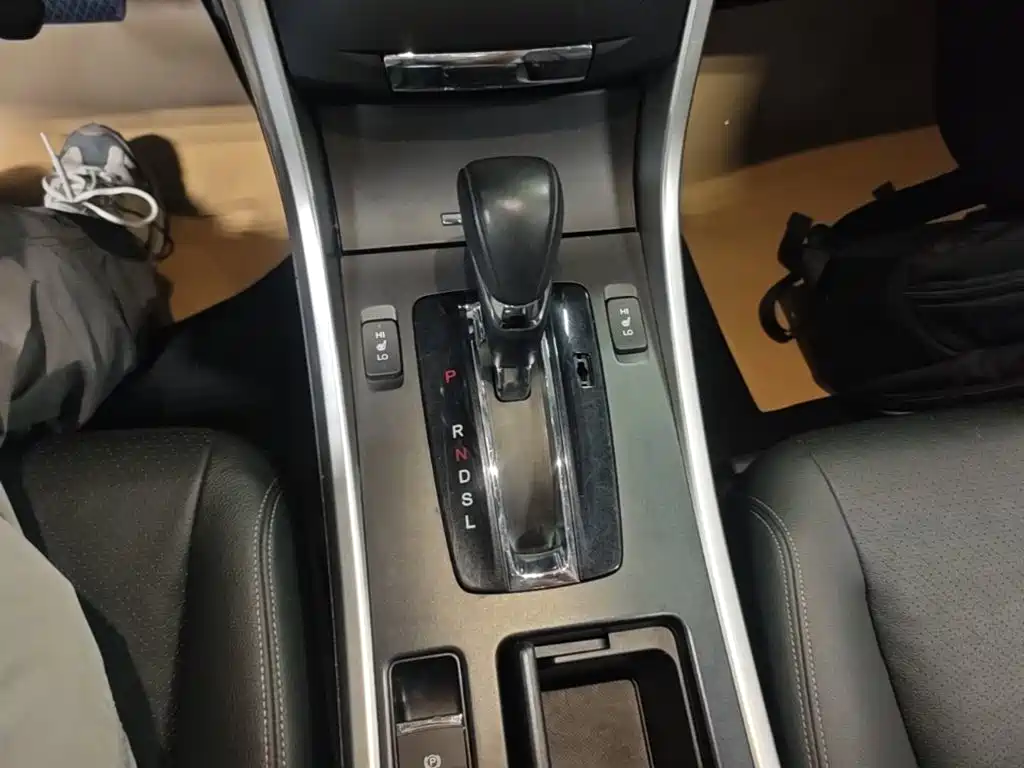Honda Accord — миниатюра 14