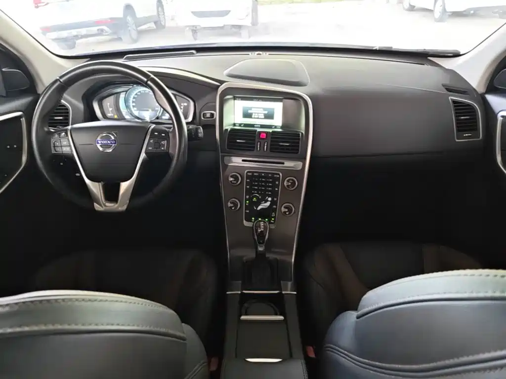 Volvo XC60 — миниатюра 10