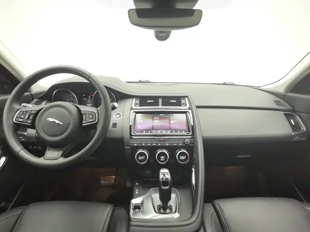 Jaguar E-PACE — миниатюра 5