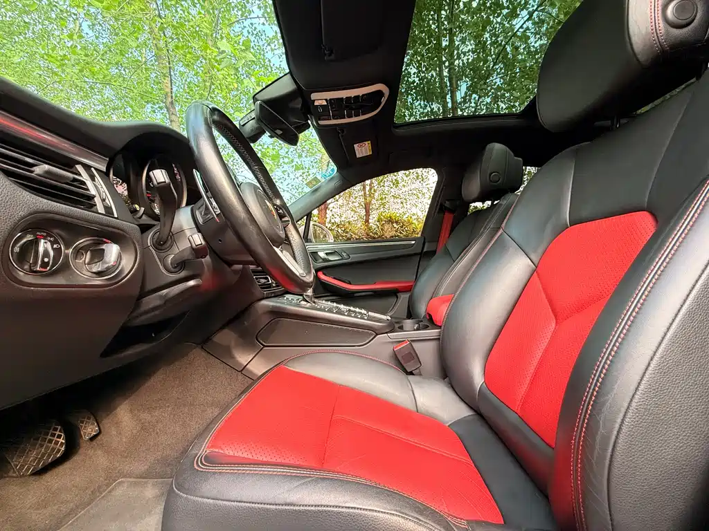 Porsche Macan — миниатюра 6