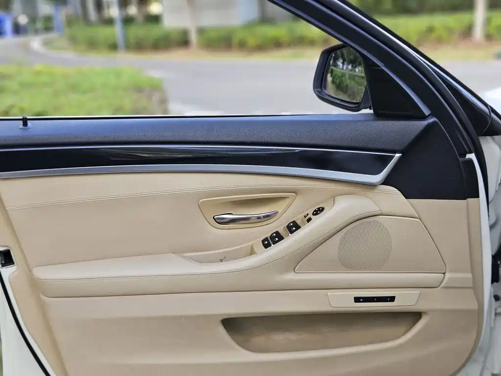 BMW 5 Series (Import) — миниатюра 9