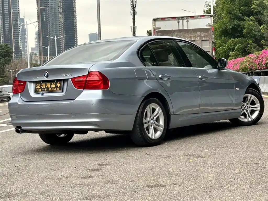 BMW 3 Series 3 2012 318i Lead