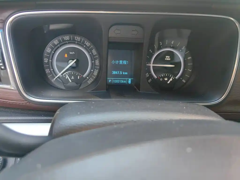 Buick GL8 — миниатюра 5