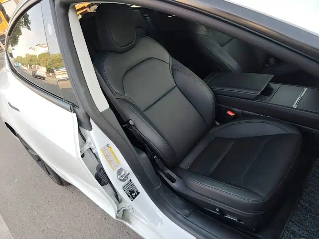 Tesla Model 3 — миниатюра 25