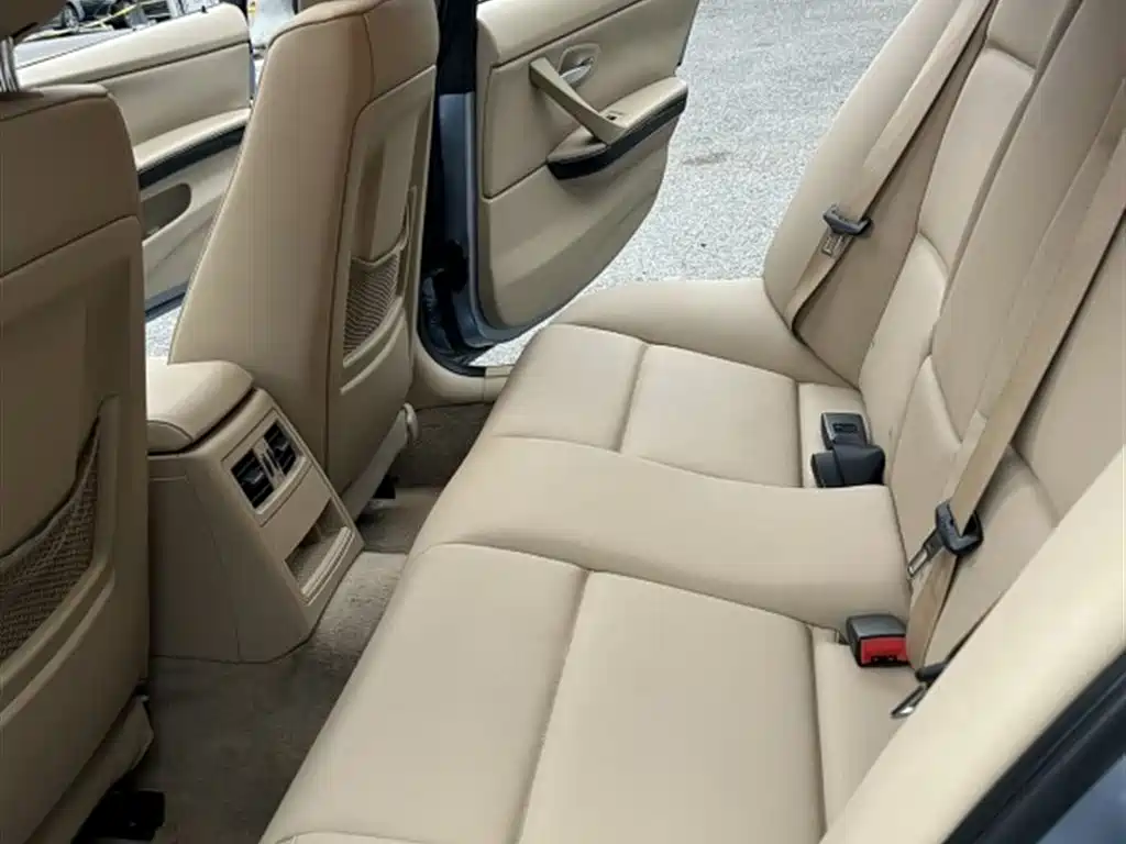 BMW 3 Series 3 2012 318i Lead
