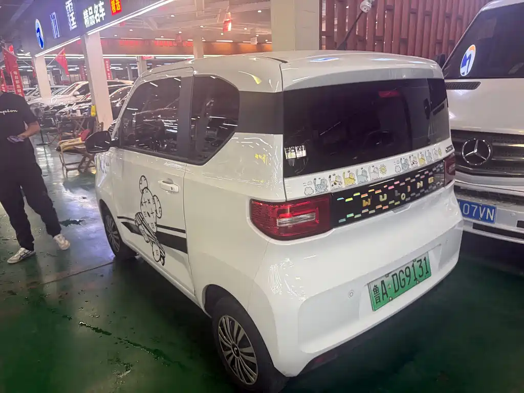 Wuling MINIEV — миниатюра 9