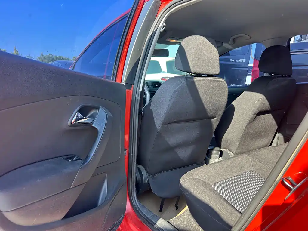 Volkswagen Polo — миниатюра 11
