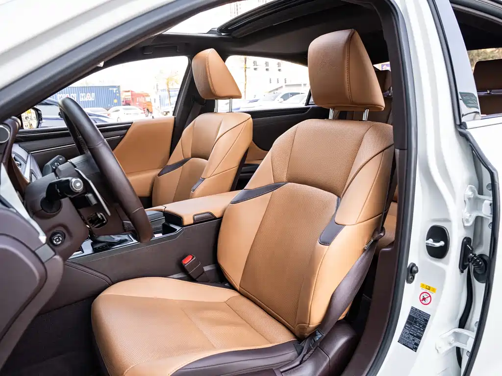 Lexus ES — миниатюра 11