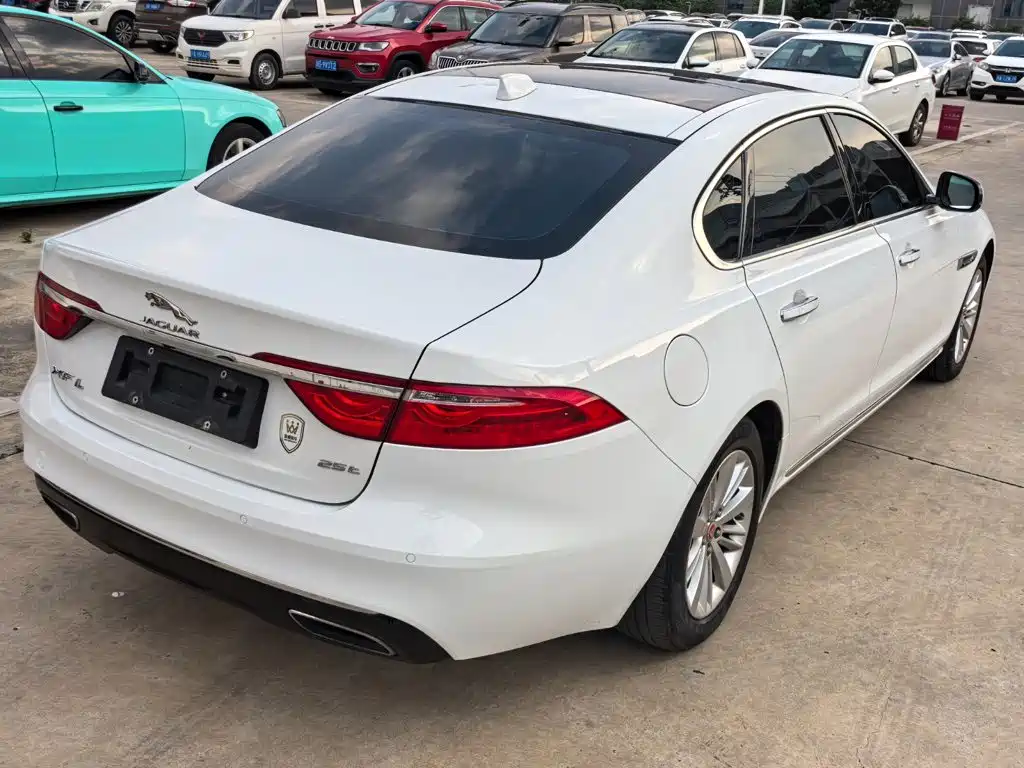 Jaguar XFL 2017 XFL 2.0T 240PS Premium