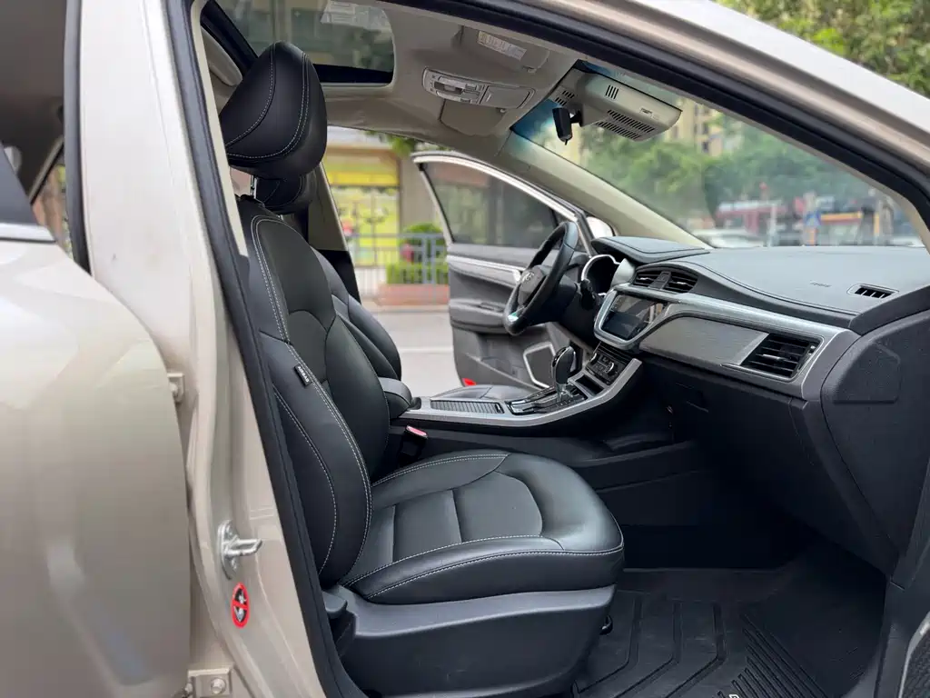 Geely Emgrand GS — миниатюра 7