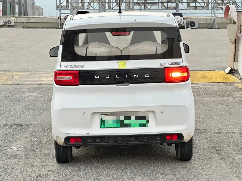 Wuling MINIEV — миниатюра 8
