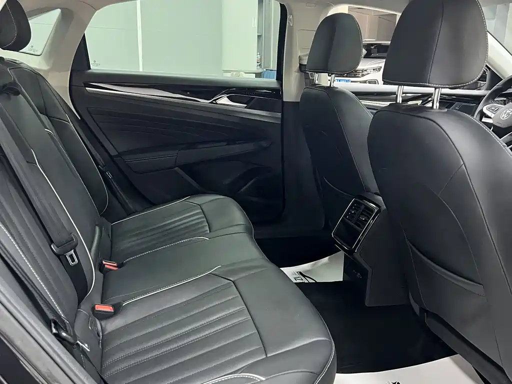 Volkswagen Passat — миниатюра 13
