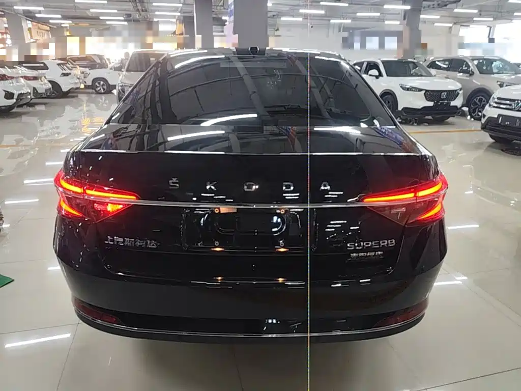 Skoda Superb — миниатюра 6