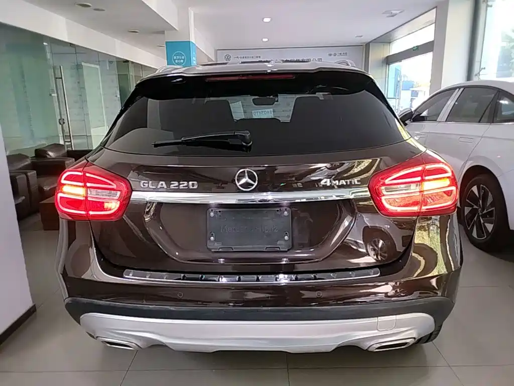 Mercedes-Benz GLA — миниатюра 6