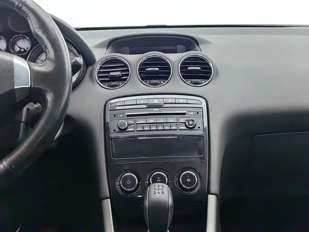 Peugeot 408 — миниатюра 12