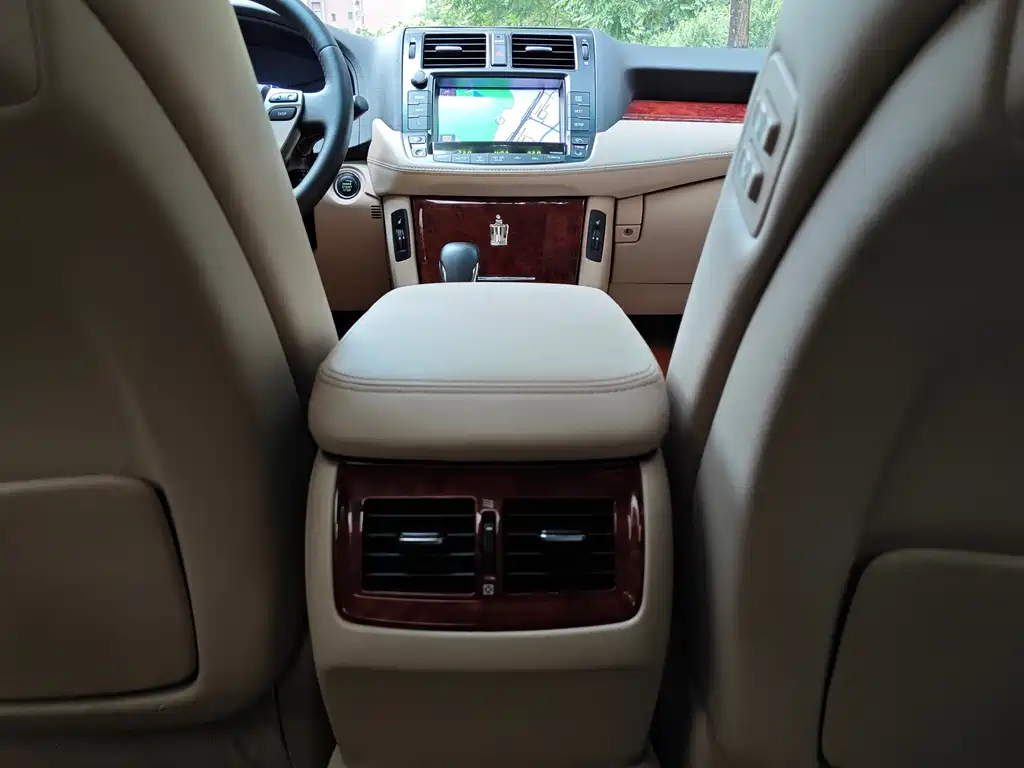 Toyota Crown — миниатюра 11