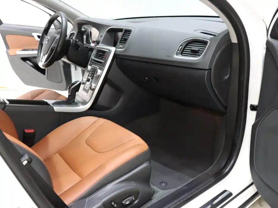 Volvo S60 — миниатюра 8
