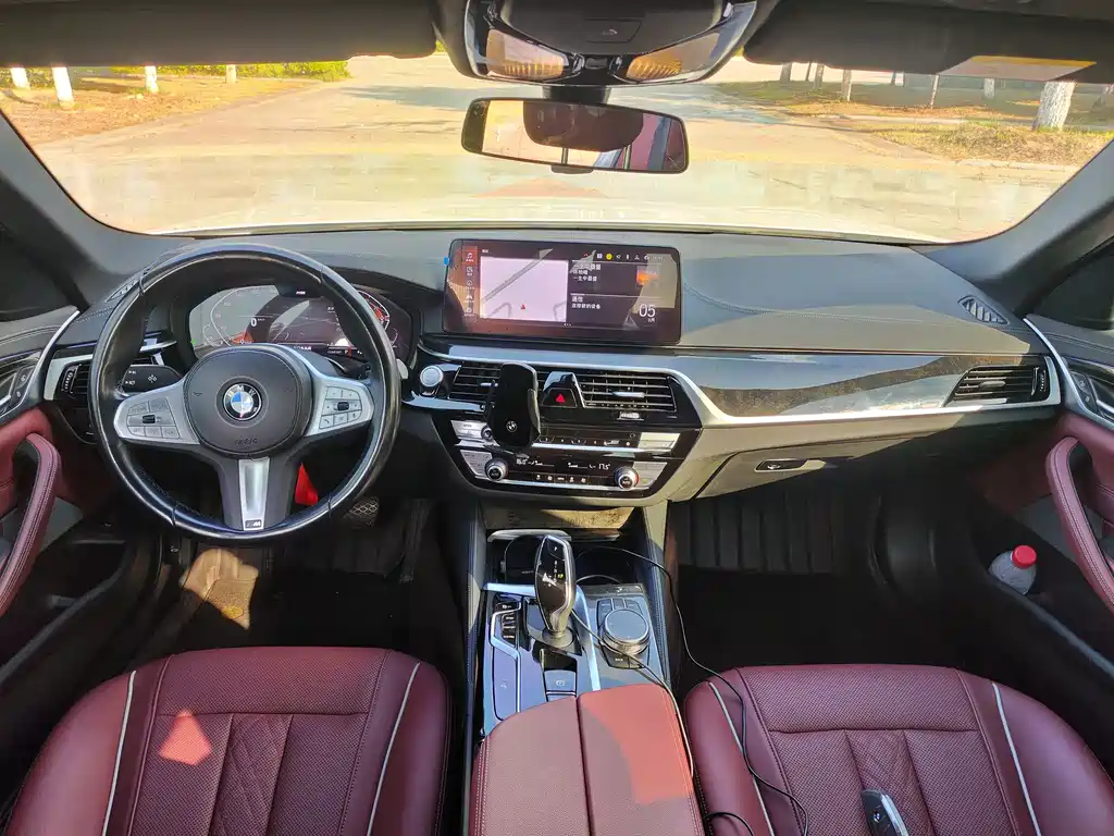 BMW 5 Series — миниатюра 9