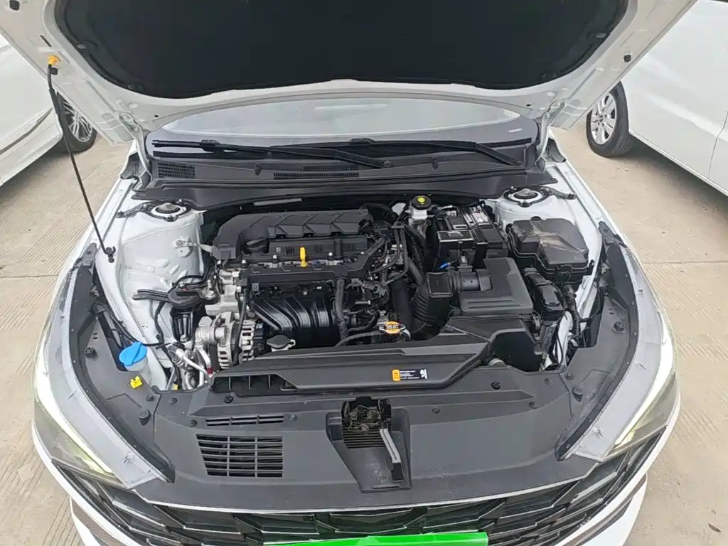 Hyundai Elantra — миниатюра 20