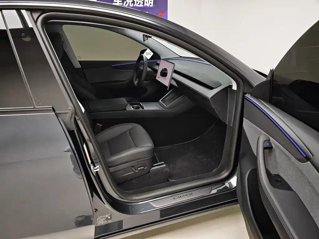 Tesla Model Y — миниатюра 11