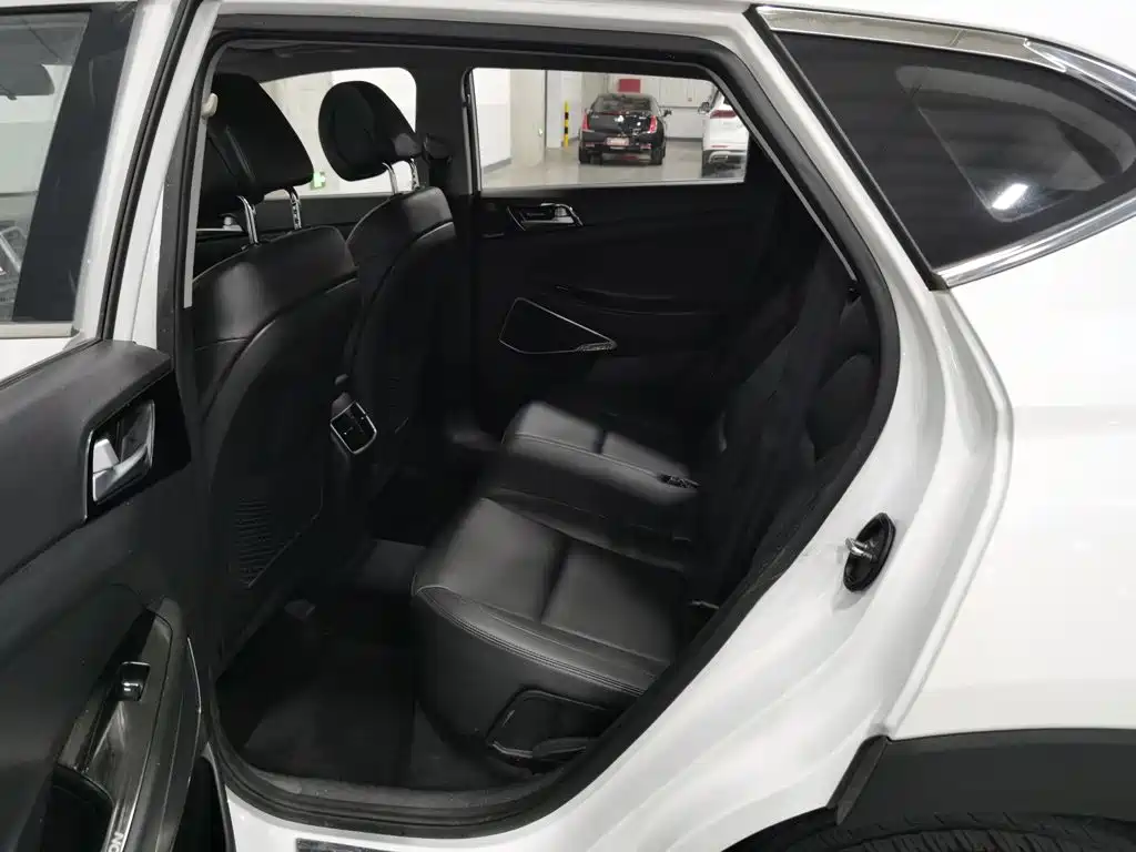 Hyundai Tucson — миниатюра 15