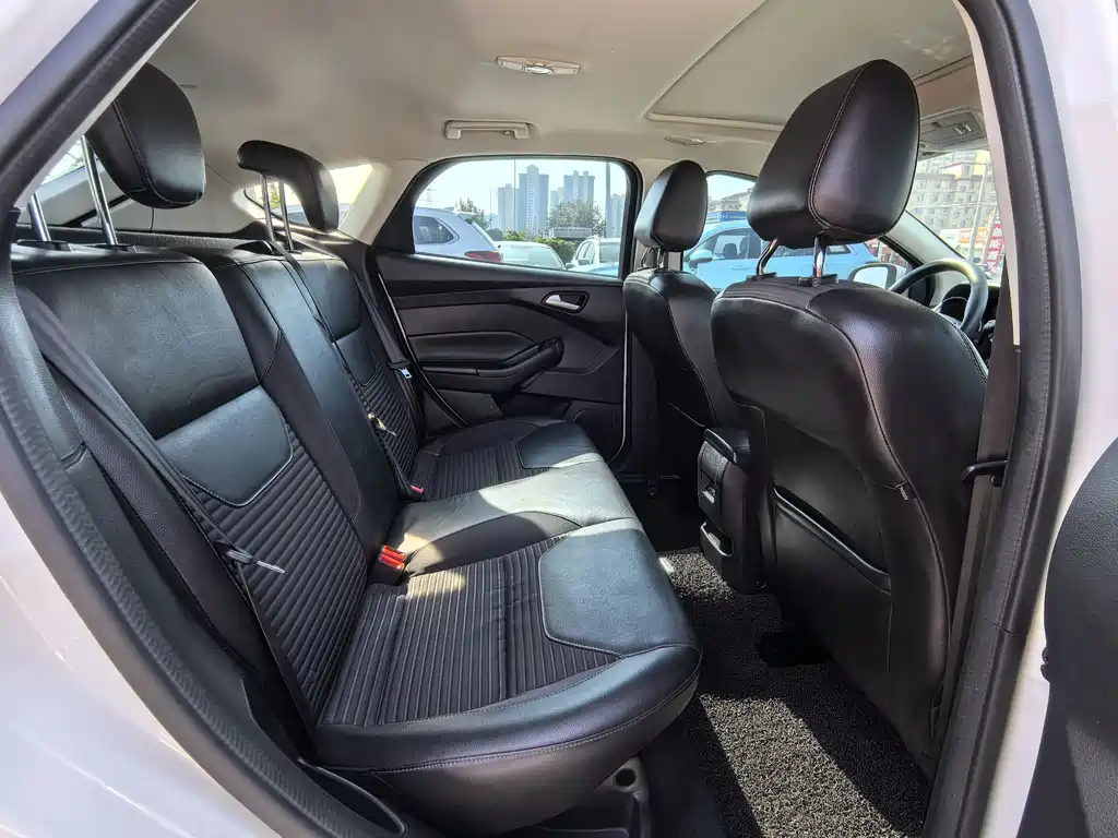 Ford Focus — миниатюра 14