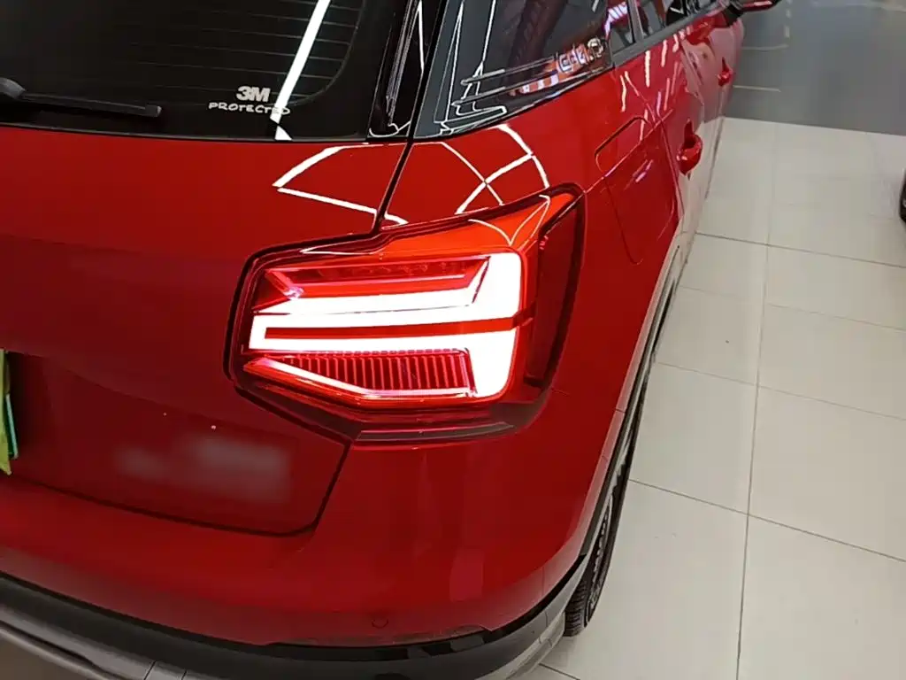Audi Q2L e-tron — миниатюра 8
