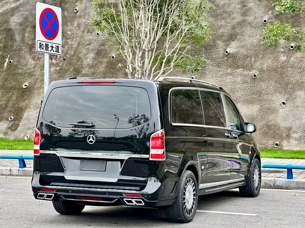 Mercedes-Benz Vito 2021 2.0T Elite 7 мест