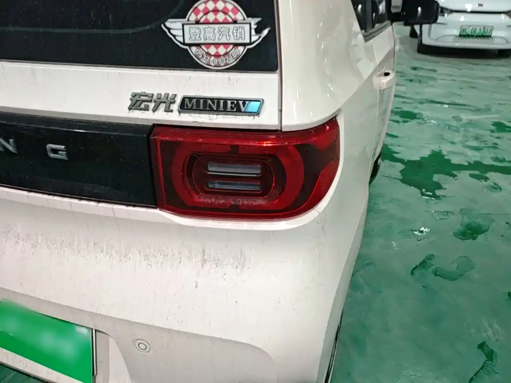 Wuling MINIEV — миниатюра 8