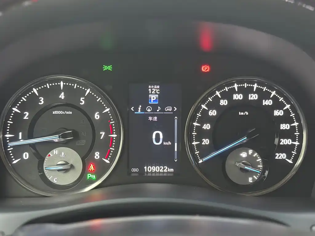 Toyota Alphard — миниатюра 21