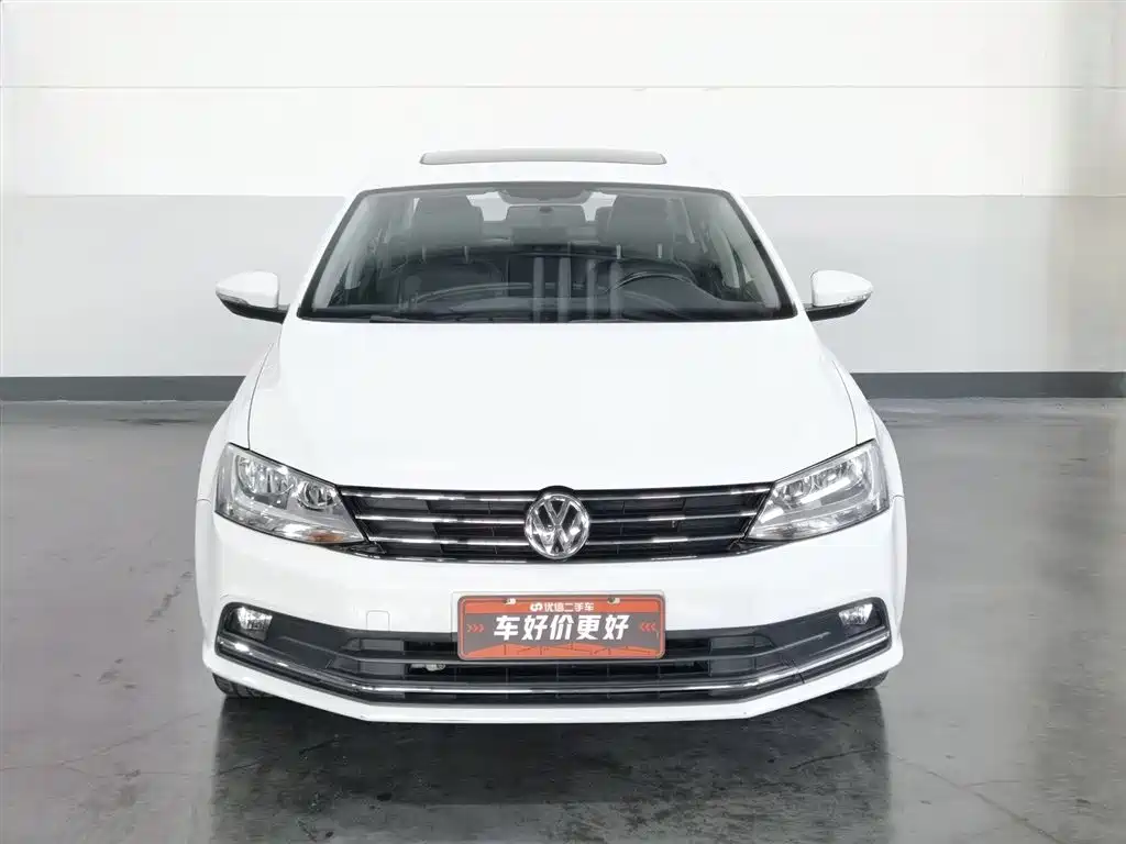 Volkswagen Sagitar 2015 1.6L AT Comfort