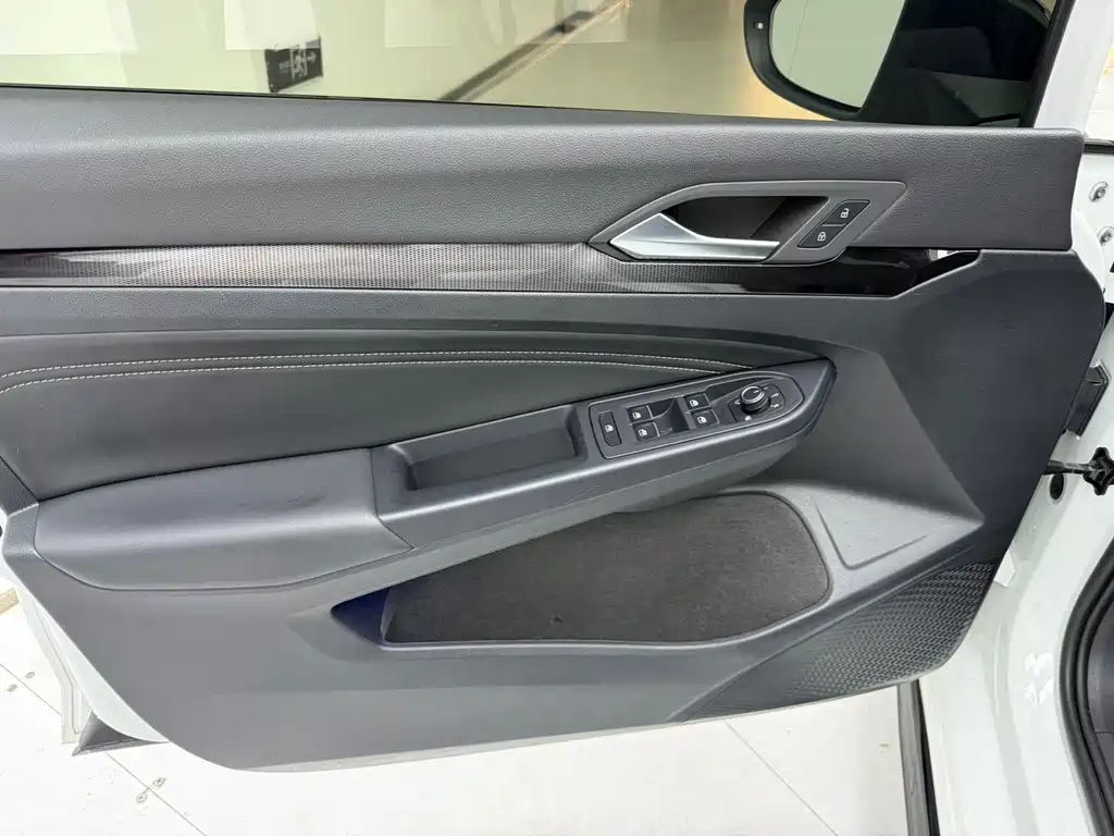 Volkswagen Golf — миниатюра 10