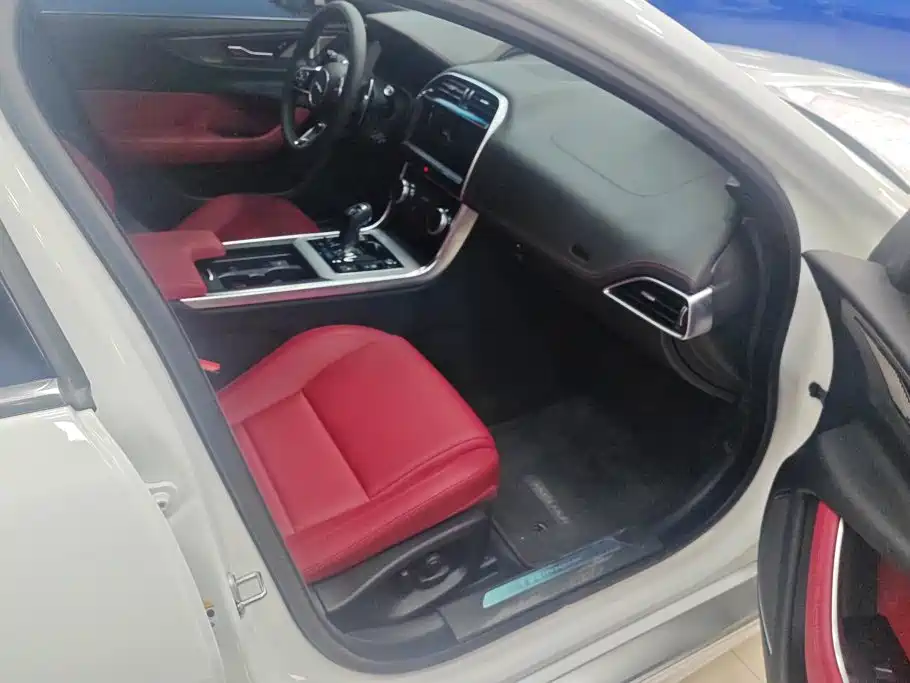 Jaguar XEL — миниатюра 8