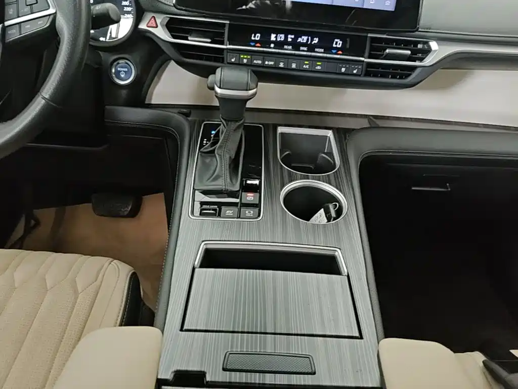 Toyota Sienna — миниатюра 14