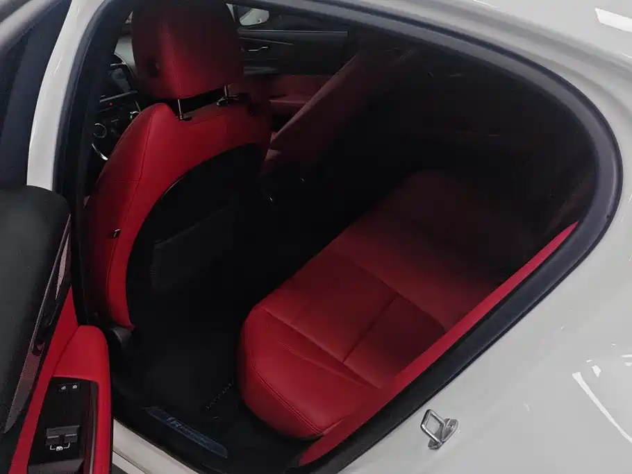 Jaguar XEL — миниатюра 11