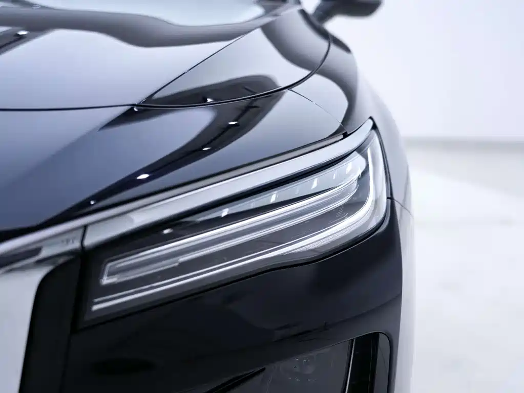 Hongqi H5 2025 2.0T AT