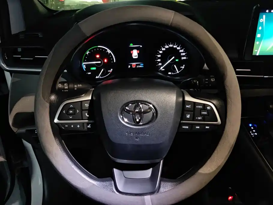 Toyota Granvia — миниатюра 15