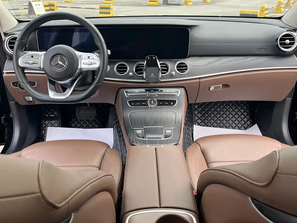 Mercedes-Benz E-Class — миниатюра 9