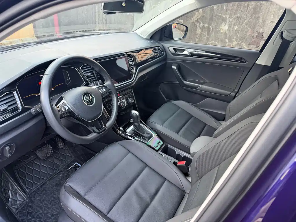 Volkswagen T-Roc — миниатюра 8