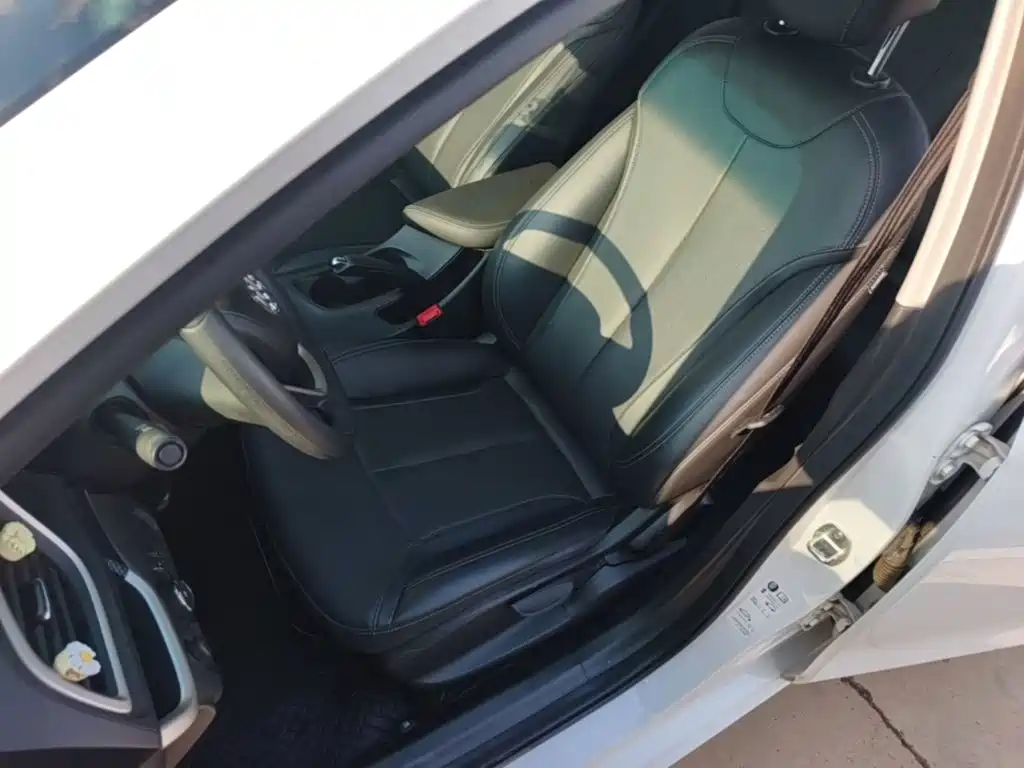 Buick Excelle — миниатюра 15