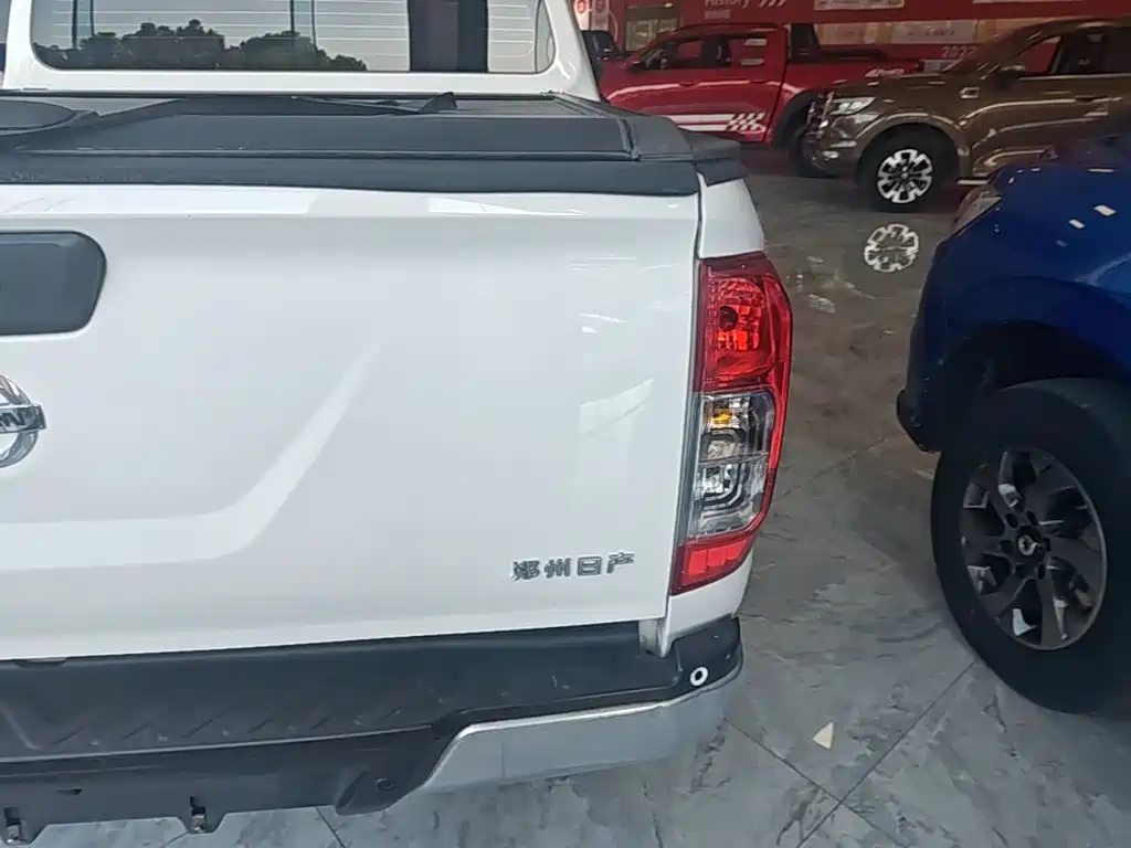 Nissan Navara — миниатюра 8