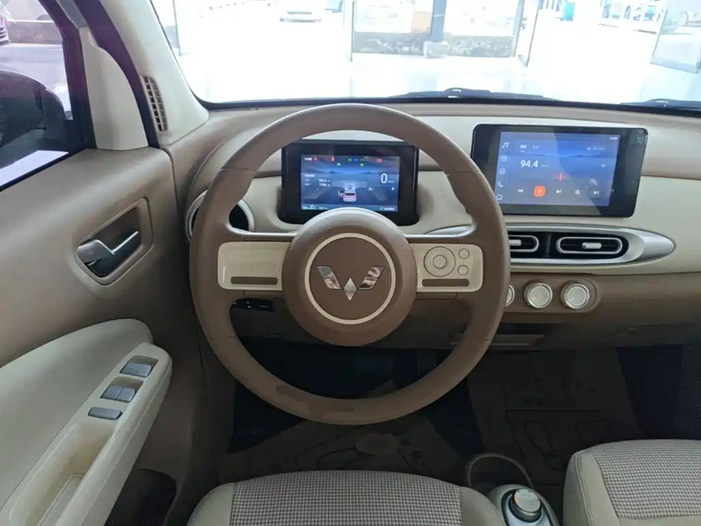 Wuling MINIEV — миниатюра 11