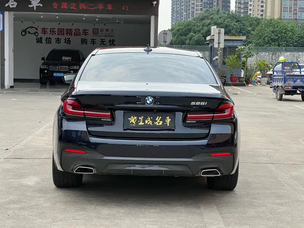 BMW 5 Series (Import) — миниатюра 18