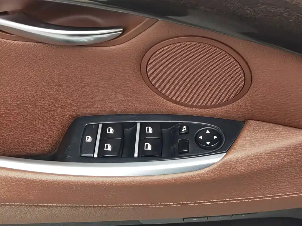 BMW 5 Series GT — миниатюра 9