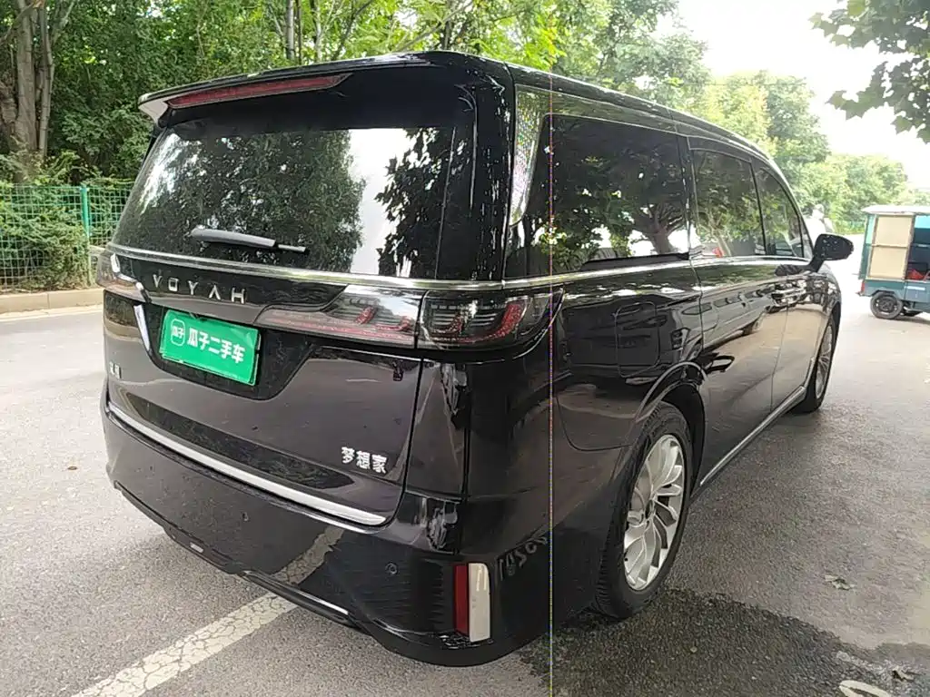 VOYAH Dreamer — миниатюра 7