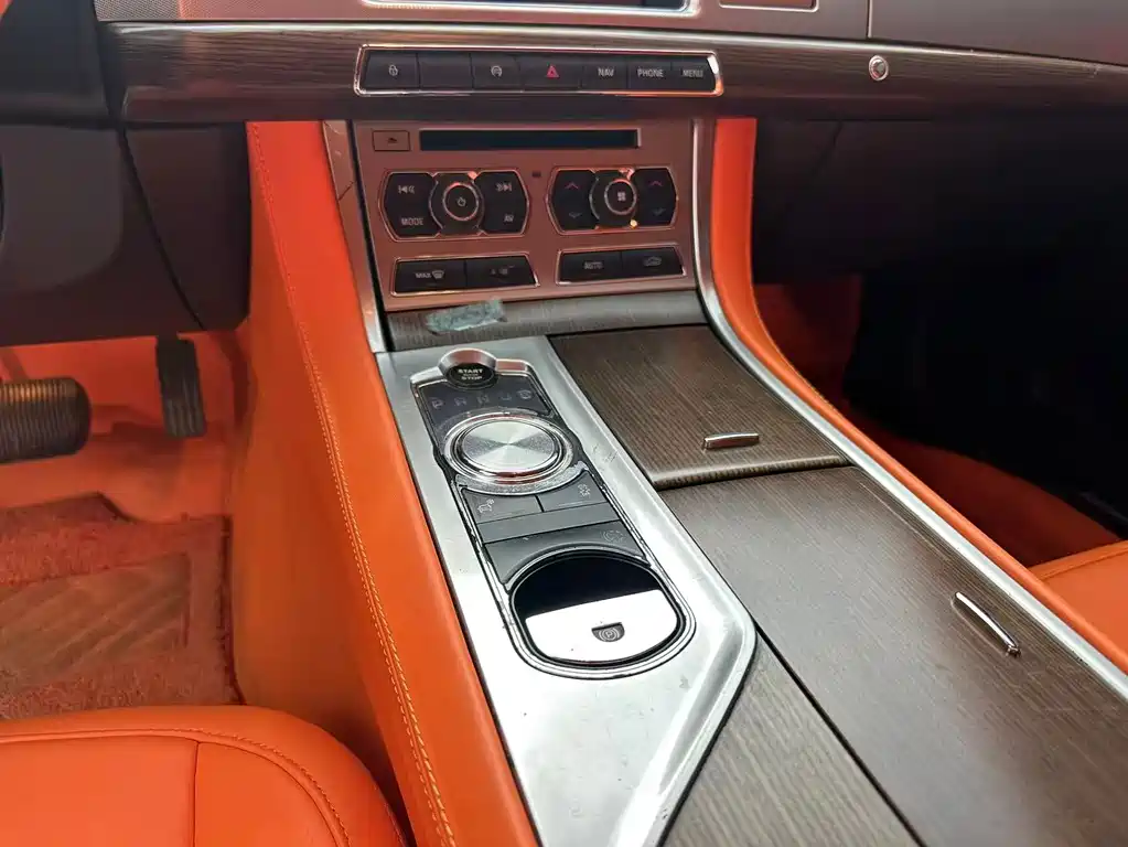 Jaguar XF — миниатюра 10