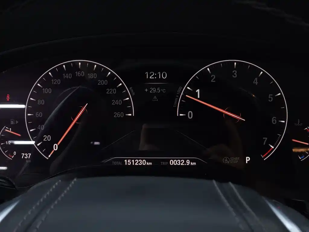 BMW 5 Series — миниатюра 13