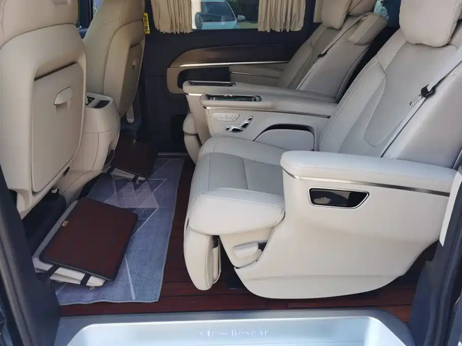 Mercedes-Benz V-Class — миниатюра 11