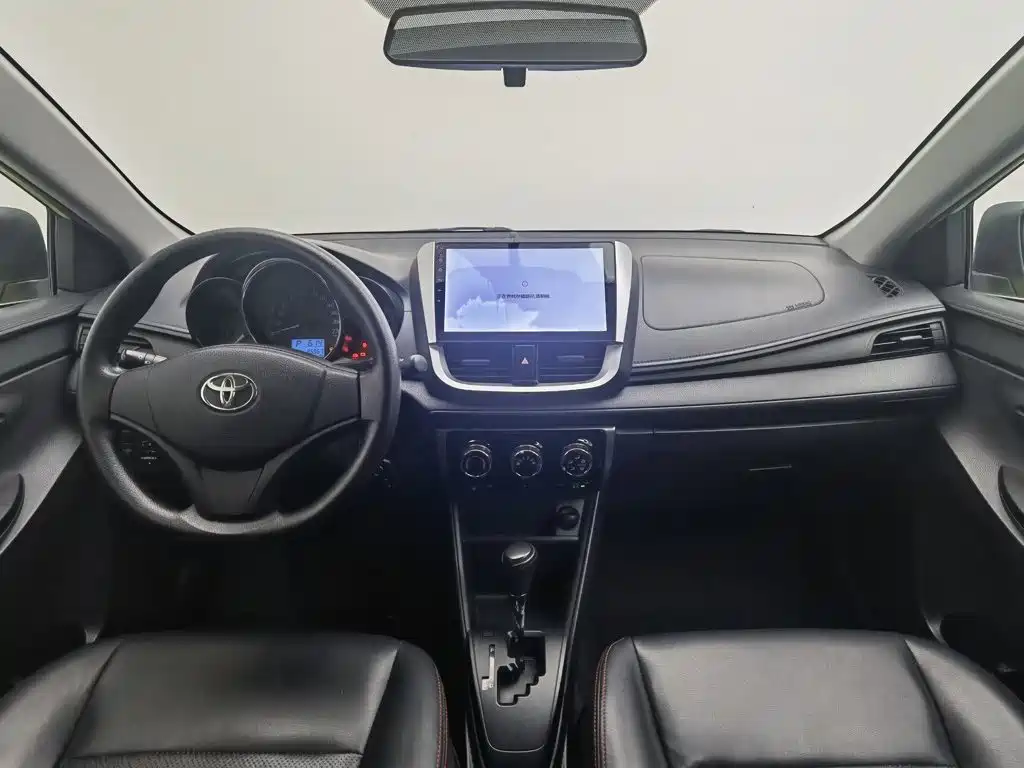 Toyota Yaris L — миниатюра 5
